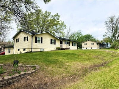 /international/us/130-ne-1271-road-knob-noster-mo-110107285166/