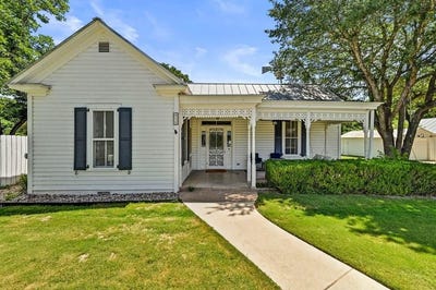 /international/us/410-e-schubert-st-fredericksburg-tx-110108611738/