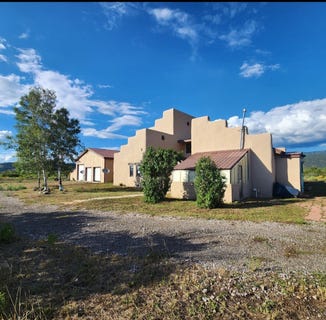 /international/us/317-county-road-328-tierra-amarilla-nm-110102079981/