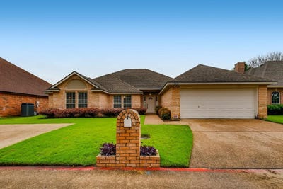 /international/us/5930-river-bend-drive-benbrook-tx-110108506547/