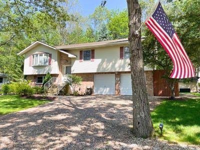 /international/us/25-cobblewood-drive-mount-pocono-pa-110100463986/