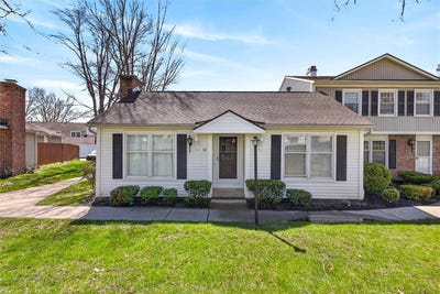 /international/us/52-new-wickham-drive-penfield-ny-110107342999/