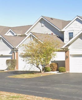 /international/us/10884-cape-cod-lane-huntley-il-110108478347/