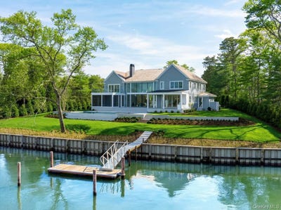 /international/us/15-old-point-road-quogue-ny-110107518374/