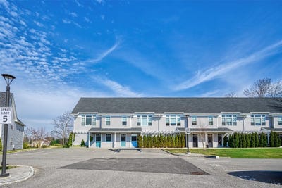 /international/us/401-breton-way-glen-cove-ny-110106817120/