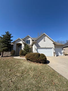 /international/us/8304-9th-street-n-oakdale-mn-110107087618/