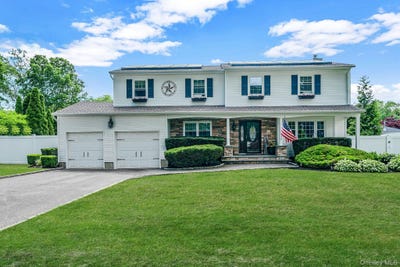 /international/us/4-sharon-drive-coram-ny-110108416536/