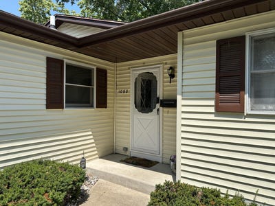 /international/us/1060-walnut-grove-drive-norton-shores-mi-110100892773/
