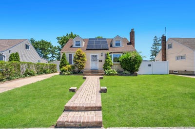/international/us/963-ditmas-avenue-uniondale-ny-110108781597/
