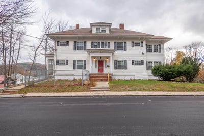 /international/us/424-penobscot-street-rumford-me-110103804215/