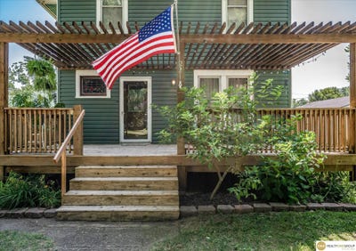/international/us/221-n-14-street-tekamah-ne-110109209481/