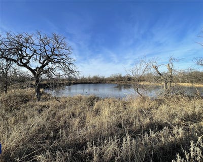 /international/us/oilfield-road-jacksboro-tx-110102927933/