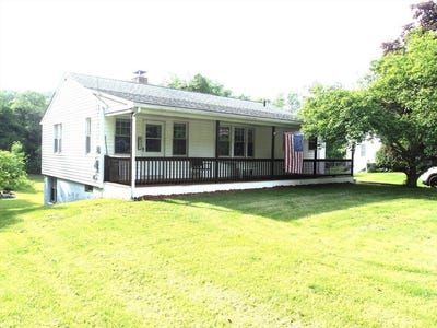 /international/us/585-charlton-st-southbridge-ma-110108765806/