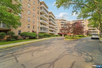 /international/us/530-valley-road-montclair-nj-110100312695/