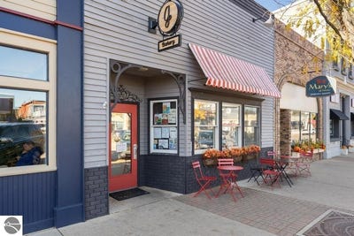 /international/us/110-s-lake-street-boyne-city-mi-110103709709/