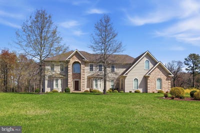 /international/us/18-lake-crest-drive-milford-de-110107160670/