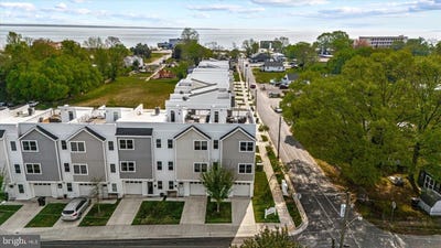 /international/us/300-douglas-avenue-colonial-beach-va-110107399035/