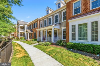 /international/us/20791-red-cedar-drive-leesburg-va-110108393502/