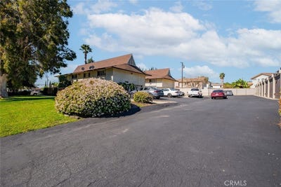 /international/us/1935-royalty-drive-pomona-ca-110109398907/