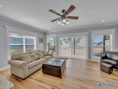 /international/us/5835-bay-village-drive-athens-al-110108769982/