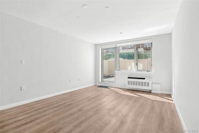 /international/us/33-30-61st-street-woodside-ny-110119591961/
