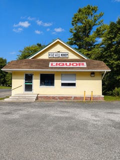 /international/us/2494-s-lakeshore-road-port-sanilac-mi-110106566727/