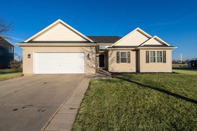 /international/us/242-cotton-grass-ln-walworth-wi-110104498108/