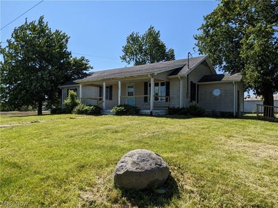 /international/us/13096-smith-road-wellington-oh-110108715595/