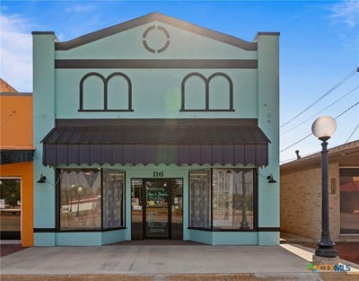 /international/us/116-s-3rd-street-ganado-tx-110110405237/