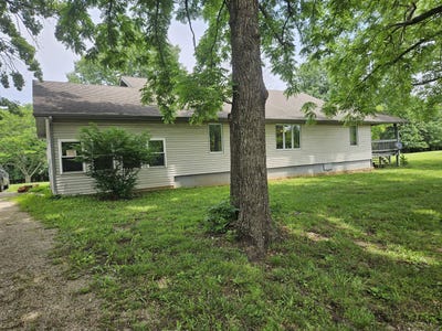 /international/us/21175-maple-lane-lane-wheatland-mo-110100212592/