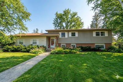 /international/us/2455-kingston-place-oshkosh-wi-110107313936/