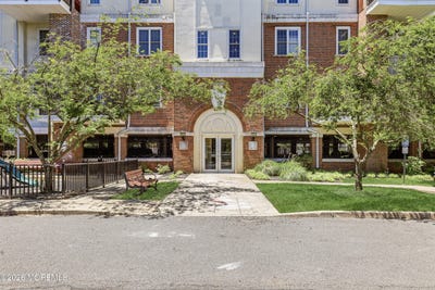 /international/us/956-madison-avenue-lakewood-nj-110108585670/