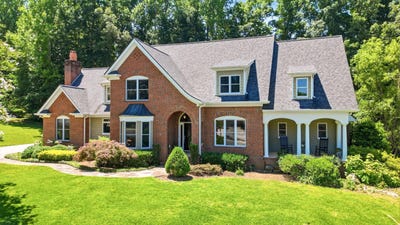 /international/us/9542-legacy-oaks-drive-ooltewah-tn-110108663549/