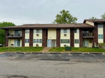 /international/us/7596-hazelcrest-drive-hazelwood-mo-110107399405/