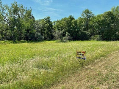 /international/us/tbd-kays-street-devils-lake-nd-110108880399/