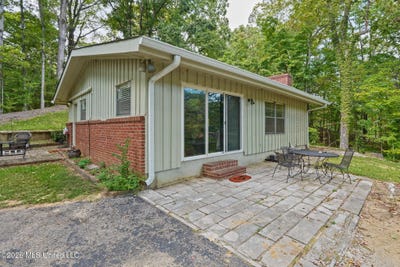 /international/us/2815-woodland-lake-drive-hernando-ms-110120612004/