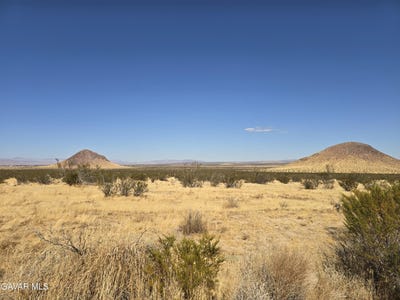 /international/us/apn-234-122-10-sierra-road-california-city-ca-110120157876/