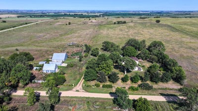 /international/us/30012-436th-ave-utica-sd-110119761938/
