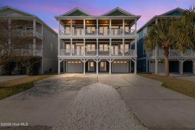 /international/us/326-s-3rd-avenue-kure-beach-nc-110105194854/