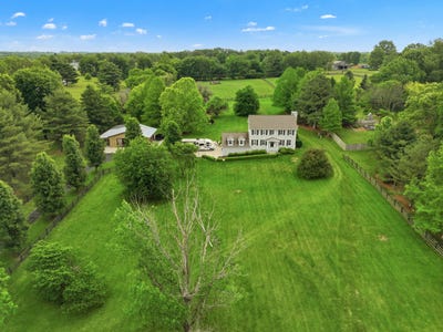 /international/us/3140-mccowans-ferry-road-versailles-ky-110108204902/