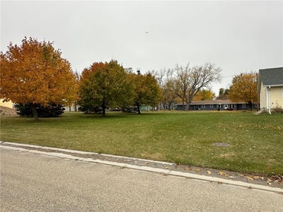 /international/us/304-mueller-drive-hendricks-mn-110103402995/