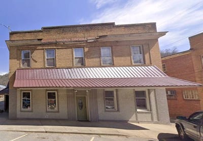 /international/us/307-howard-avenue-mullens-wv-110107688404/