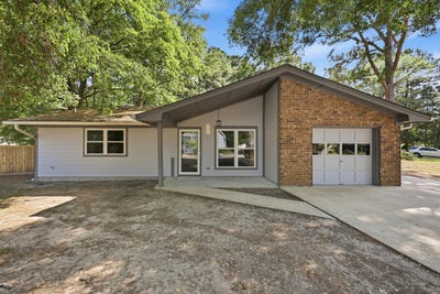 /international/us/307-canaberry-circle-summerville-sc-110108193309/