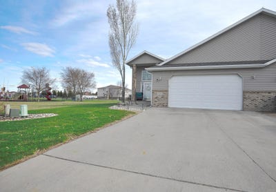 /international/us/3221-11th-avenue-s-moorhead-mn-110109115904/