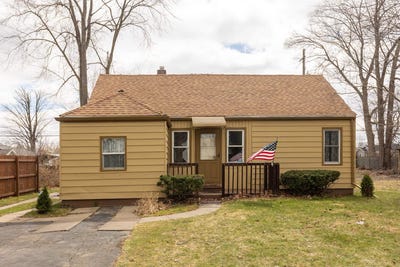 /international/us/823-loa-street-lansing-mi-110106844435/