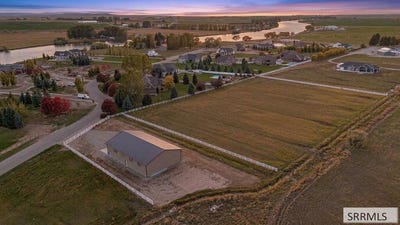 /international/us/7632-n-riverfront-drive-idaho-falls-id-110120554178/