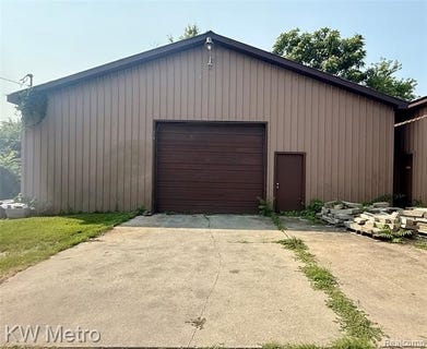 /international/us/32005-berent-street-burton-mi-110101332886/