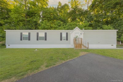 /international/us/24-leeward-lane-stony-point-ny-110108641256/