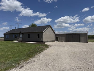 /international/us/410-s-higgins-road-mazon-il-110107796648/