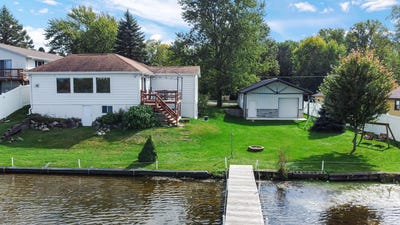 /international/us/130-lakeside-drive-walkerton-in-110120591320/